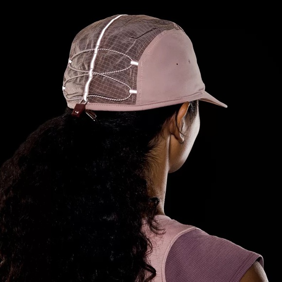 LULULEMON ATHLETICA drawcord hiking cap - Picture 4 of 10